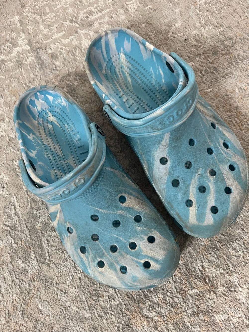 CROCS Kids Tie-Dye Light Blue & White Clogs
